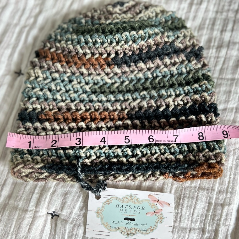 Handmade Winter Cap - Picture 2 of 3